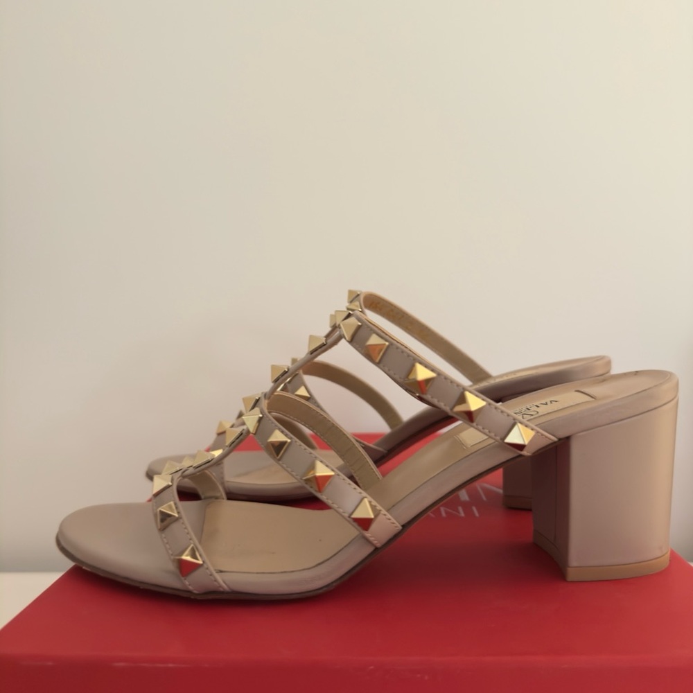 Valentino Rockstud Caged 60 Leather Sandal size 38 - Picture 3 of 9